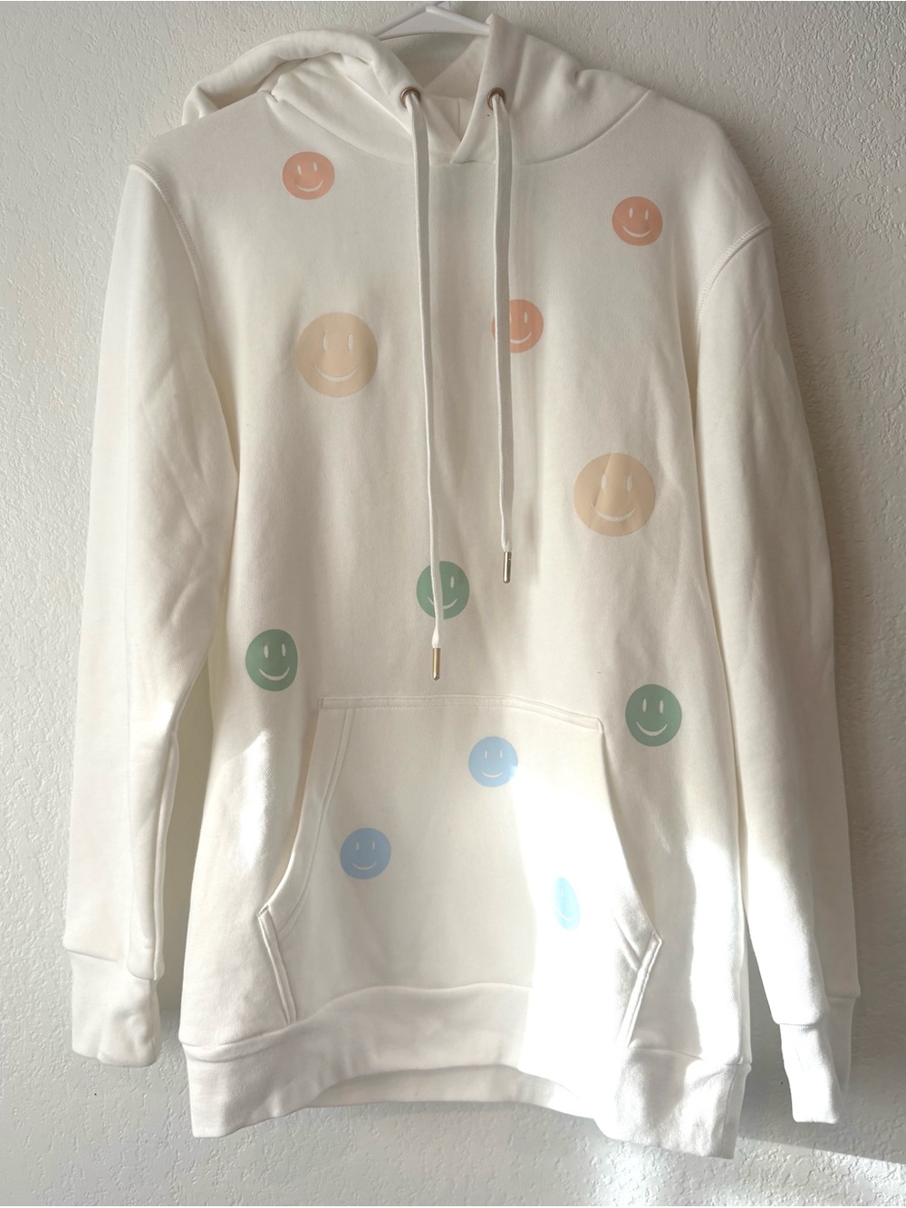 Style Reform Dean Smiley Face Hoodie Ivory Multicolor Small